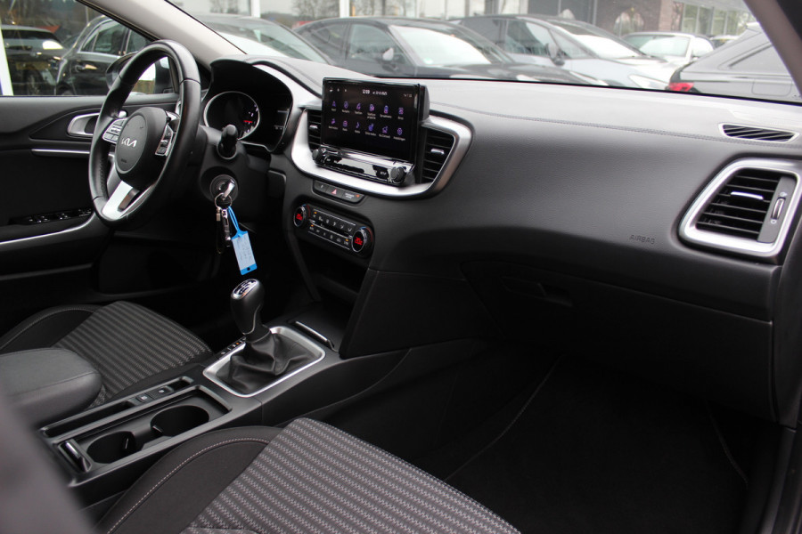 Kia Ceed Sportswagon 1.5 T-GDi DynamicLine / Trekhaak / Camera / Navigatie / 16'' / LED Koplampen / DAB / ACC
