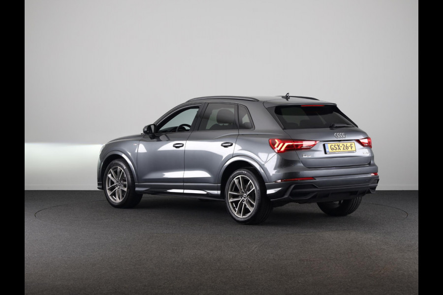 Audi Q3 35 TFSI S edition Competition 150pk| Verlengde garantie | Navigatie | Parkeercamera | 19 inch Lichtmetalen velgen | Apple Carplay/ Android Auto