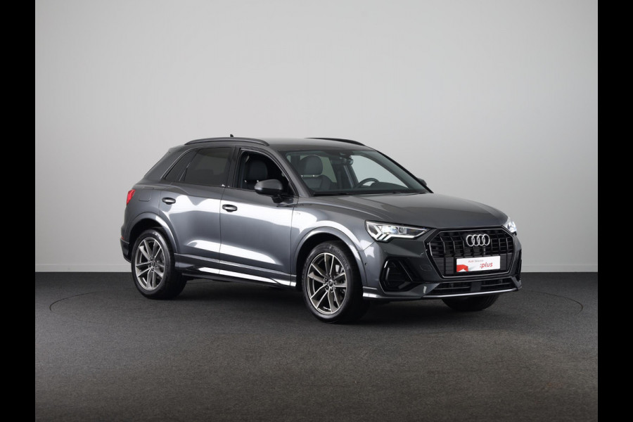 Audi Q3 35 TFSI S edition Competition 150pk| Verlengde garantie | Navigatie | Parkeercamera | 19 inch Lichtmetalen velgen | Apple Carplay/ Android Auto
