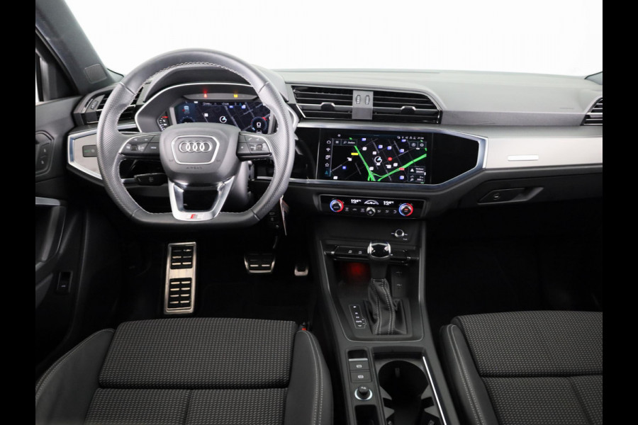 Audi Q3 35 TFSI S edition Competition 150pk| Verlengde garantie | Navigatie | Parkeercamera | 19 inch Lichtmetalen velgen | Apple Carplay/ Android Auto
