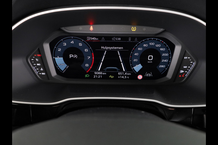 Audi Q3 35 TFSI S edition Competition 150pk| Verlengde garantie | Navigatie | Parkeercamera | 19 inch Lichtmetalen velgen | Apple Carplay/ Android Auto