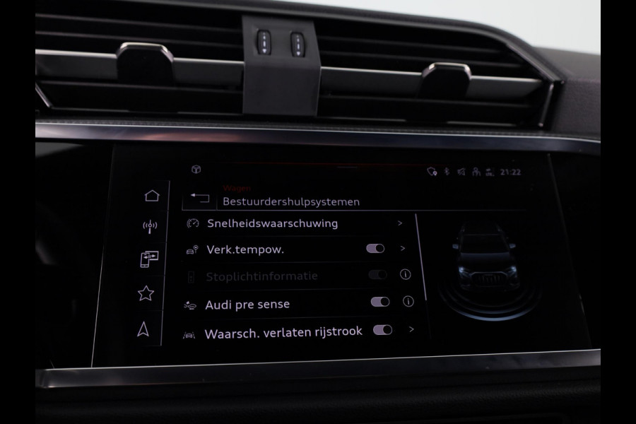 Audi Q3 35 TFSI S edition Competition 150pk| Verlengde garantie | Navigatie | Parkeercamera | 19 inch Lichtmetalen velgen | Apple Carplay/ Android Auto