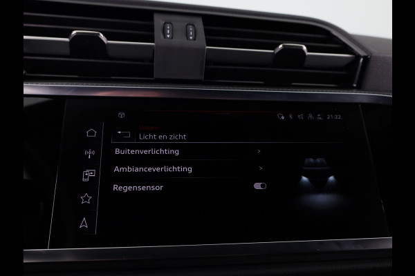 Audi Q3 35 TFSI S edition Competition 150pk| Verlengde garantie | Navigatie | Parkeercamera | 19 inch Lichtmetalen velgen | Apple Carplay/ Android Auto