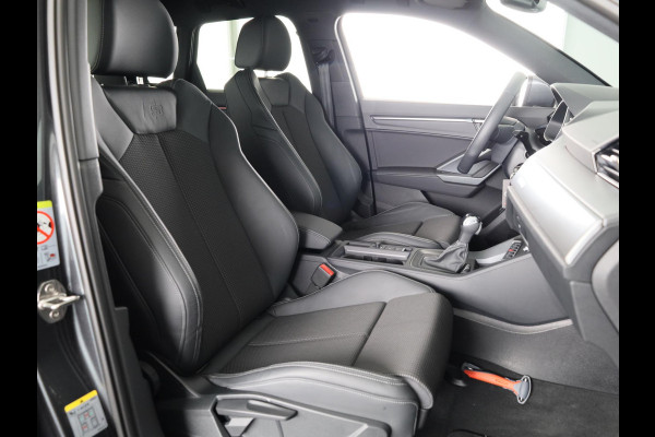 Audi Q3 35 TFSI S edition Competition 150pk| Verlengde garantie | Navigatie | Parkeercamera | 19 inch Lichtmetalen velgen | Apple Carplay/ Android Auto