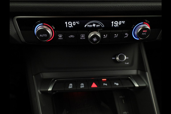 Audi Q3 35 TFSI S edition Competition 150pk| Verlengde garantie | Navigatie | Parkeercamera | 19 inch Lichtmetalen velgen | Apple Carplay/ Android Auto
