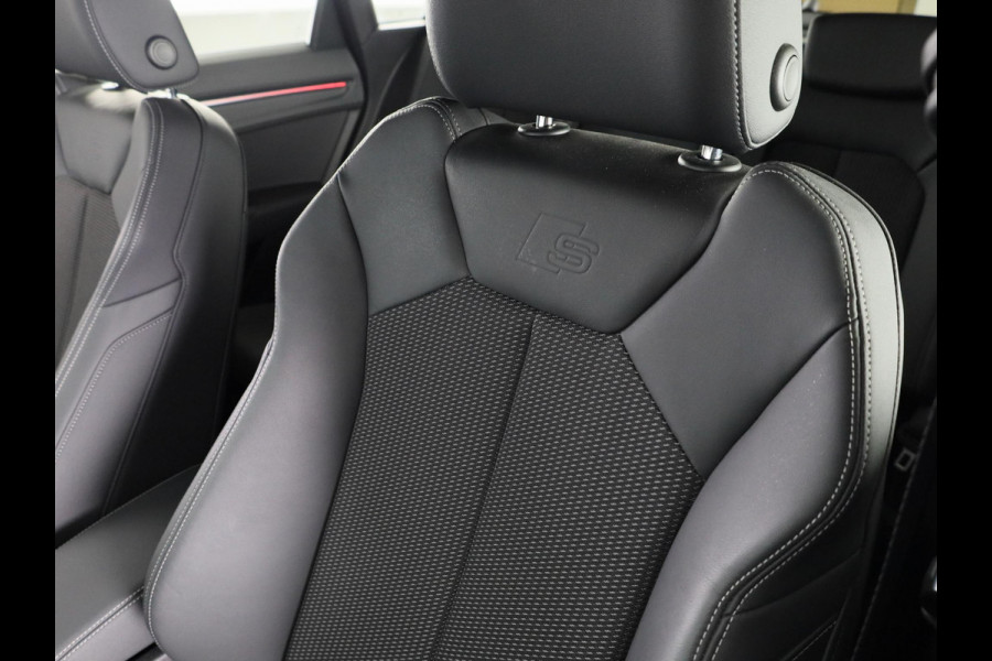 Audi Q3 35 TFSI S edition Competition 150pk| Verlengde garantie | Navigatie | Parkeercamera | 19 inch Lichtmetalen velgen | Apple Carplay/ Android Auto