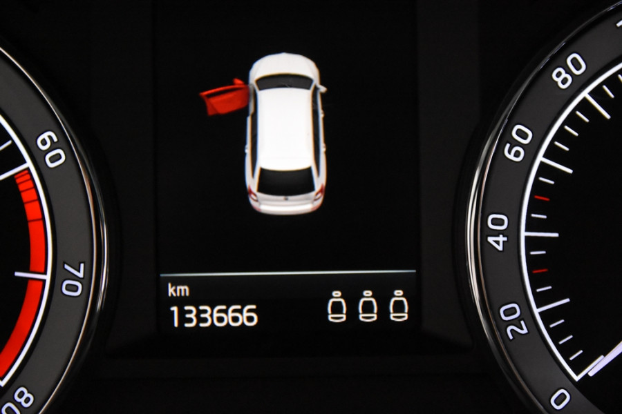 Škoda Octavia Combi 1.0 TSI Ambition Combi *1ste Eigenaar*Navigatie*DAB*Trekhaak*