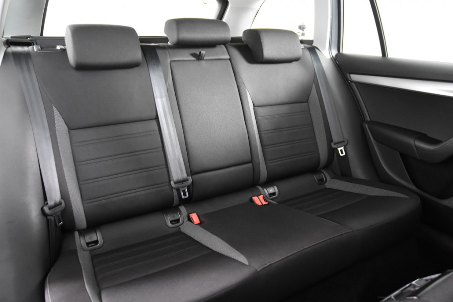 Škoda Octavia Combi 1.0 TSI Ambition Combi *1ste Eigenaar*Navigatie*DAB*Trekhaak*