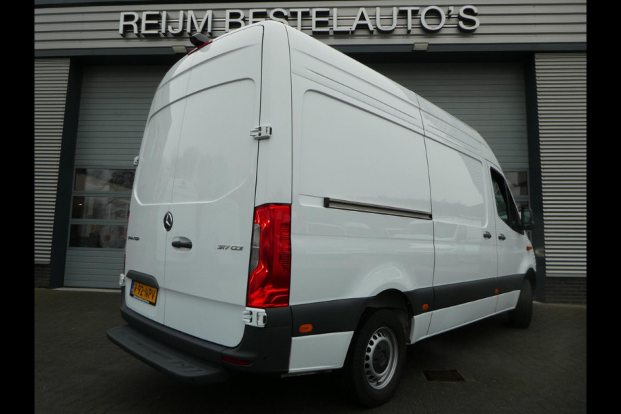 Mercedes-Benz Sprinter 317cdi 170pk L2H2 Airco, camera, Navi, Mbux 10, LED, Xenon, 3-Zits.