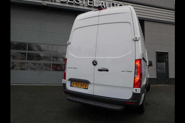 Mercedes-Benz Sprinter 317cdi 170pk L2H2 Airco, camera, Navi, Mbux 10, LED, Xenon, 3-Zits.
