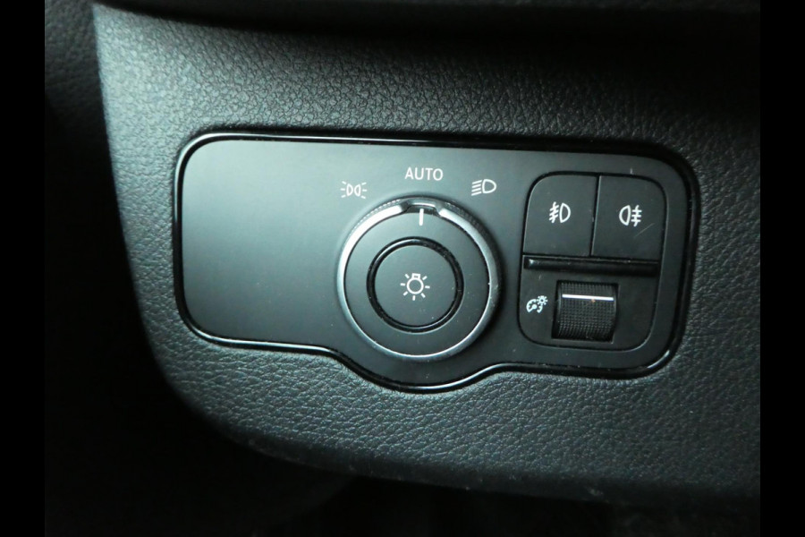 Mercedes-Benz Sprinter 317cdi 170pk L2H2 Airco, camera, Navi, Mbux 10, LED, Xenon, 3-Zits.