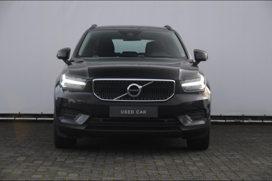 Volvo XC40 T3 163PK / Cruise control / Parkeersensoren met camera / Automatisch climate control / Bluetooth / Metallic lak / Lichtmetalen velgen