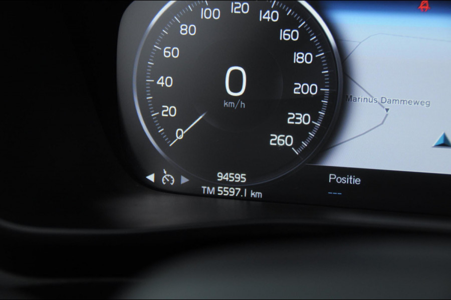 Volvo XC40 T3 163PK / Cruise control / Parkeersensoren met camera / Automatisch climate control / Bluetooth / Metallic lak / Lichtmetalen velgen