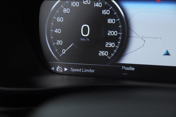 Volvo XC40 T3 163PK / Cruise control / Parkeersensoren met camera / Automatisch climate control / Bluetooth / Metallic lak / Lichtmetalen velgen