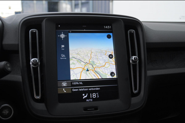Volvo XC40 T3 163PK / Cruise control / Parkeersensoren met camera / Automatisch climate control / Bluetooth / Metallic lak / Lichtmetalen velgen