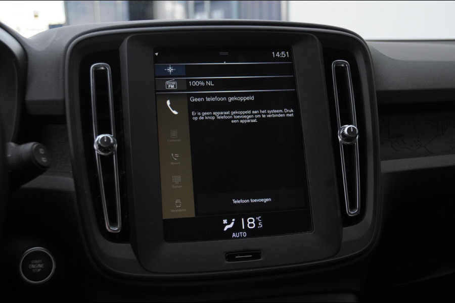 Volvo XC40 T3 163PK / Cruise control / Parkeersensoren met camera / Automatisch climate control / Bluetooth / Metallic lak / Lichtmetalen velgen