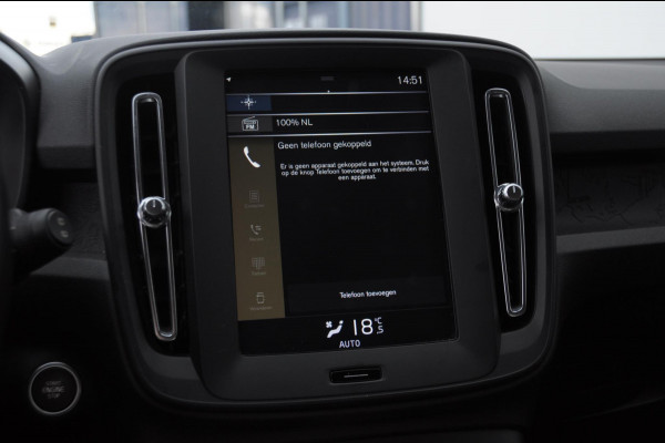 Volvo XC40 T3 163PK / Cruise control / Parkeersensoren met camera / Automatisch climate control / Bluetooth / Metallic lak / Lichtmetalen velgen