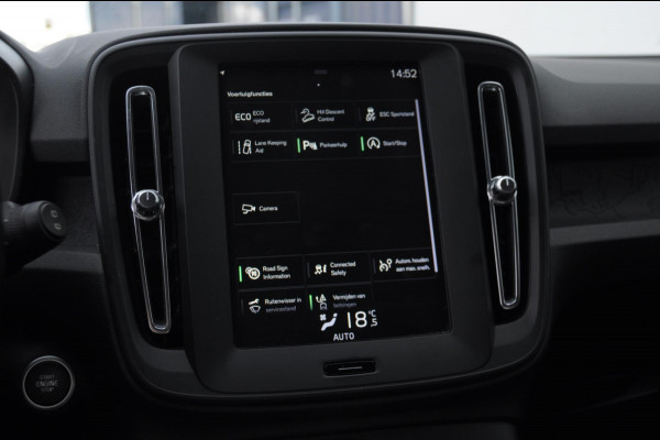 Volvo XC40 T3 163PK / Cruise control / Parkeersensoren met camera / Automatisch climate control / Bluetooth / Metallic lak / Lichtmetalen velgen
