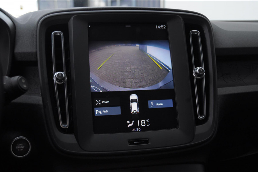 Volvo XC40 T3 163PK / Cruise control / Parkeersensoren met camera / Automatisch climate control / Bluetooth / Metallic lak / Lichtmetalen velgen