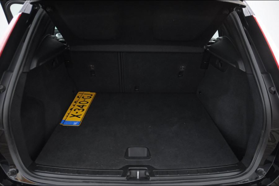 Volvo XC40 T3 163PK / Cruise control / Parkeersensoren met camera / Automatisch climate control / Bluetooth / Metallic lak / Lichtmetalen velgen