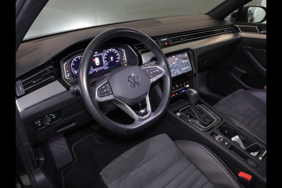 Volkswagen Passat Variant 1.5 TSI R-Line Business 150 pk Automaat (DSG) | Verlengde garantie | Navigatie | Parkeersensoren | Achteruitrijcamera | Stoelverwarming |