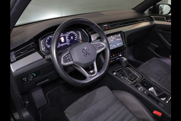 Volkswagen Passat Variant 1.5 TSI R-Line Business 150 pk Automaat (DSG) | Verlengde garantie | Navigatie | Parkeersensoren | Achteruitrijcamera | Stoelverwarming |