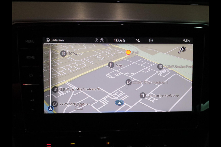 Volkswagen Passat Variant 1.5 TSI R-Line Business 150 pk Automaat (DSG) | Verlengde garantie | Navigatie | Parkeersensoren | Achteruitrijcamera | Stoelverwarming |