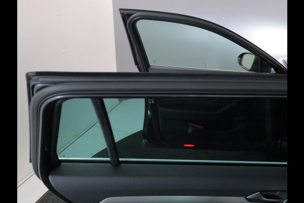 Volkswagen Passat Variant 1.5 TSI R-Line Business 150 pk Automaat (DSG) | Verlengde garantie | Navigatie | Parkeersensoren | Achteruitrijcamera | Stoelverwarming |