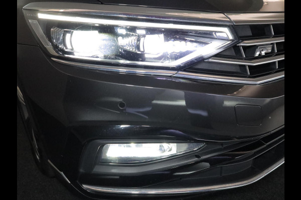 Volkswagen Passat Variant 1.5 TSI R-Line Business 150 pk Automaat (DSG) | Verlengde garantie | Navigatie | Parkeersensoren | Achteruitrijcamera | Stoelverwarming |