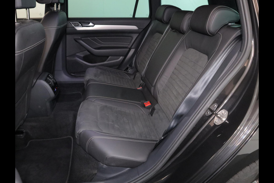 Volkswagen Passat Variant 1.5 TSI R-Line Business 150 pk Automaat (DSG) | Verlengde garantie | Navigatie | Parkeersensoren | Achteruitrijcamera | Stoelverwarming |