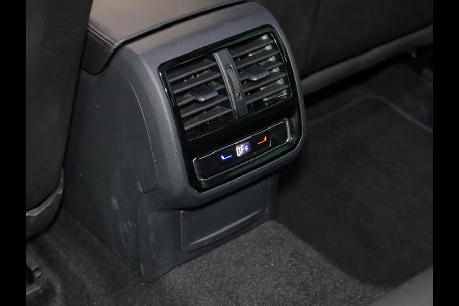 Volkswagen Passat Variant 1.5 TSI R-Line Business 150 pk Automaat (DSG) | Verlengde garantie | Navigatie | Parkeersensoren | Achteruitrijcamera | Stoelverwarming |