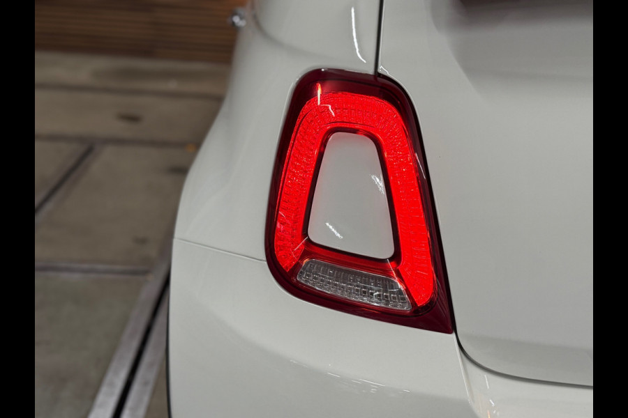 Fiat 500C 0.9 TwinAir Cabrio | Cruise Control | Bluetooth | Dealer onderhouden | Parkeersensoren | Climate Control