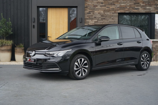 Volkswagen Golf VIII 1.0 TSI Active