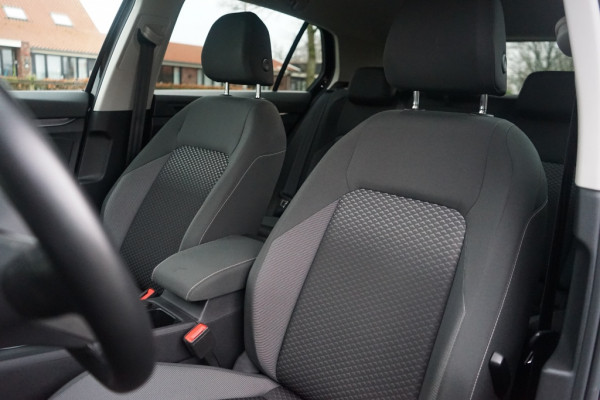 Volkswagen Golf VIII 1.0 TSI Active