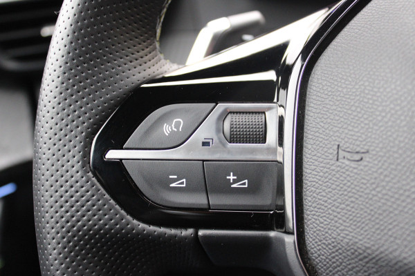 Peugeot 208 Hybrid e-DCS6 GT | Carplay | Led | Cruise | Keyless