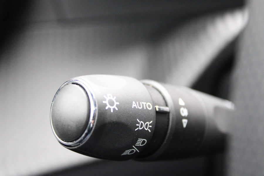 Peugeot 208 Hybrid e-DCS6 GT | Carplay | Led | Cruise | Keyless