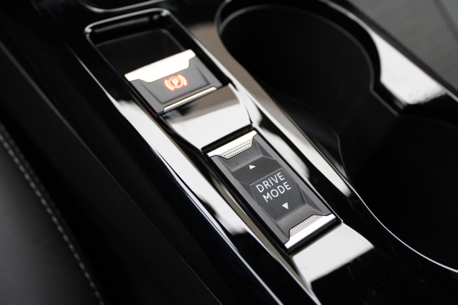 Peugeot 208 Hybrid e-DCS6 GT | Carplay | Led | Cruise | Keyless