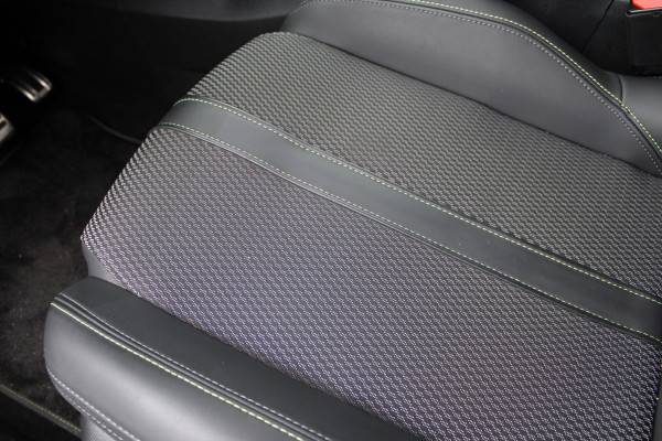 Peugeot 208 Hybrid e-DCS6 GT | Carplay | Led | Cruise | Keyless