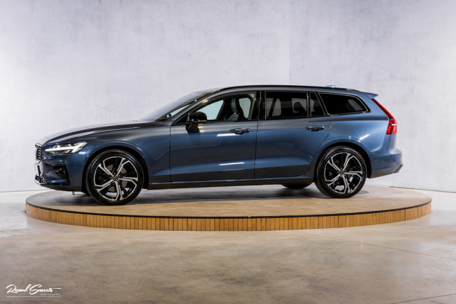 Volvo V60 2.0 B4 Plus Dark | Adaptieve cruise | Memory | Blis | Harman Kardon |