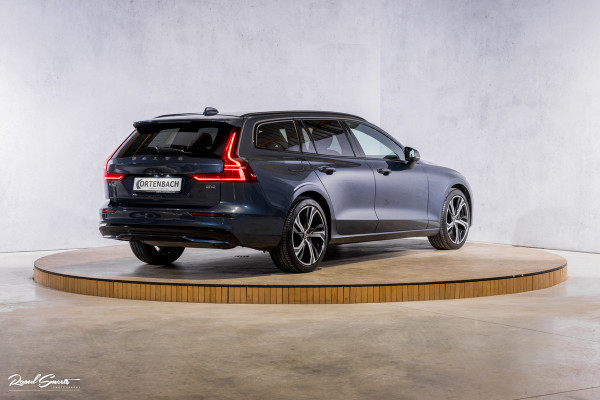 Volvo V60 2.0 B4 Plus Dark | Adaptieve cruise | Memory | Blis | Harman Kardon |