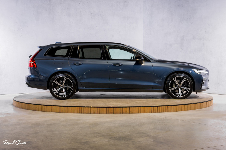 Volvo V60 2.0 B4 Plus Dark | Adaptieve cruise | Memory | Blis | Harman Kardon |