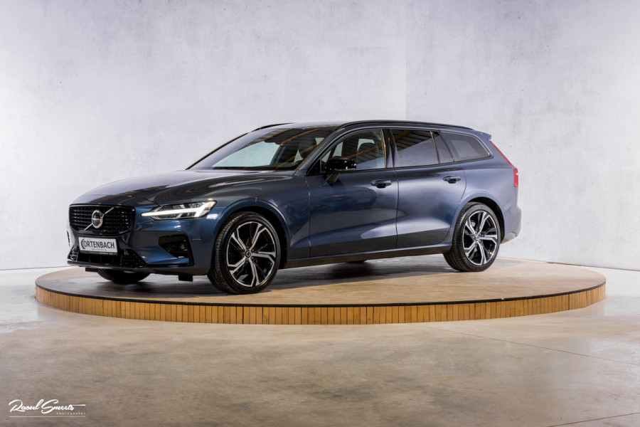 Volvo V60 2.0 B4 Plus Dark | Adaptieve cruise | Memory | Blis | Harman Kardon |