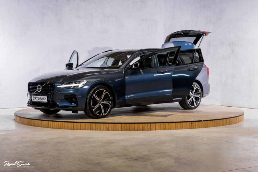 Volvo V60 2.0 B4 Plus Dark | Adaptieve cruise | Memory | Blis | Harman Kardon |