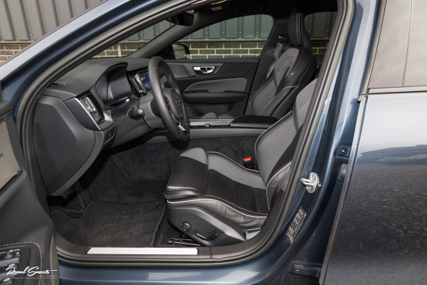 Volvo V60 2.0 B4 Plus Dark | Adaptieve cruise | Memory | Blis | Harman Kardon |