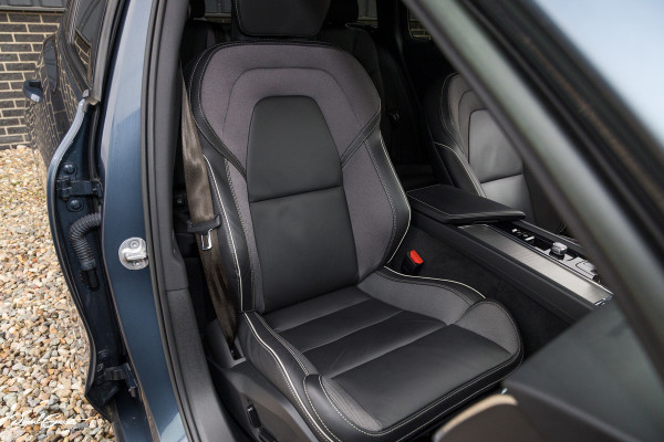 Volvo V60 2.0 B4 Plus Dark | Adaptieve cruise | Memory | Blis | Harman Kardon |