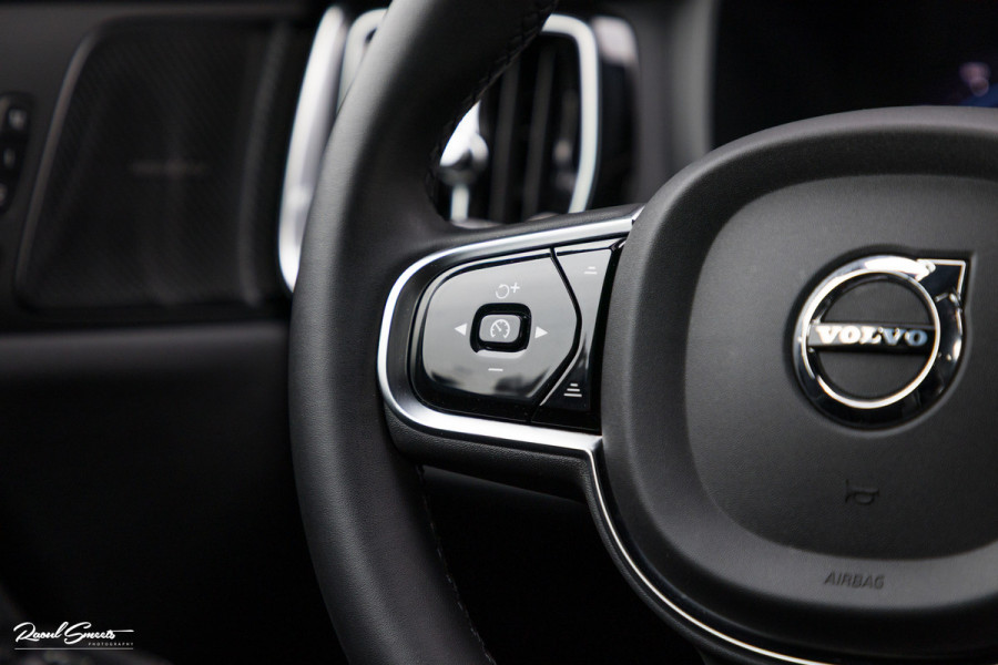 Volvo V60 2.0 B4 Plus Dark | Adaptieve cruise | Memory | Blis | Harman Kardon |