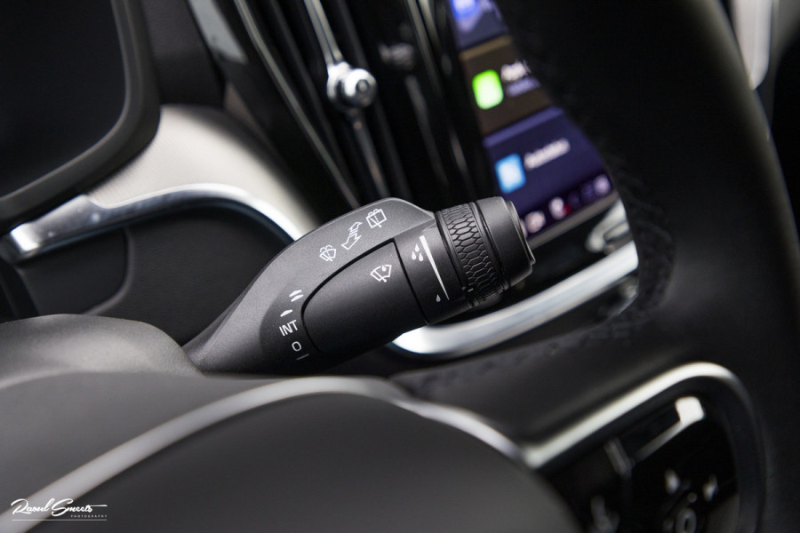 Volvo V60 2.0 B4 Plus Dark | Adaptieve cruise | Memory | Blis | Harman Kardon |