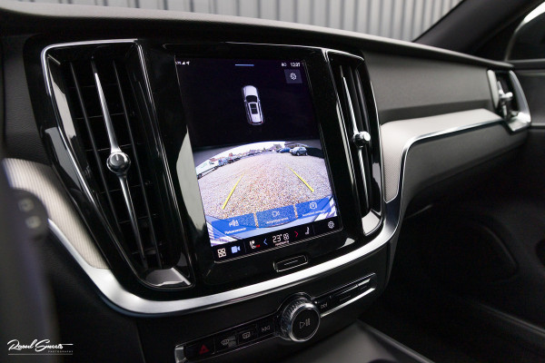 Volvo V60 2.0 B4 Plus Dark | Adaptieve cruise | Memory | Blis | Harman Kardon |