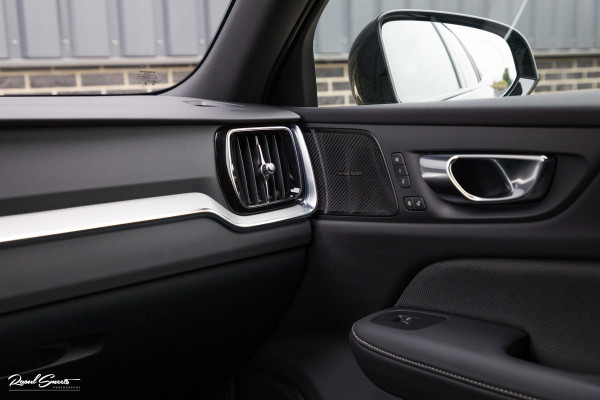 Volvo V60 2.0 B4 Plus Dark | Adaptieve cruise | Memory | Blis | Harman Kardon |