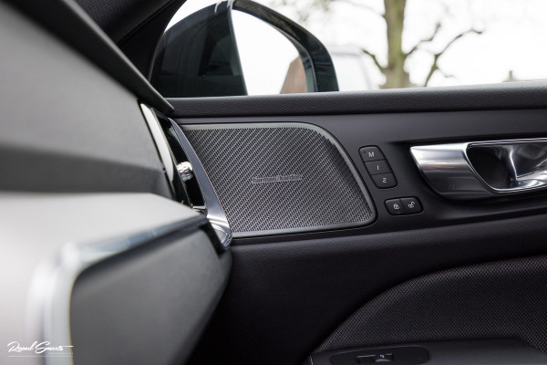 Volvo V60 2.0 B4 Plus Dark | Adaptieve cruise | Memory | Blis | Harman Kardon |